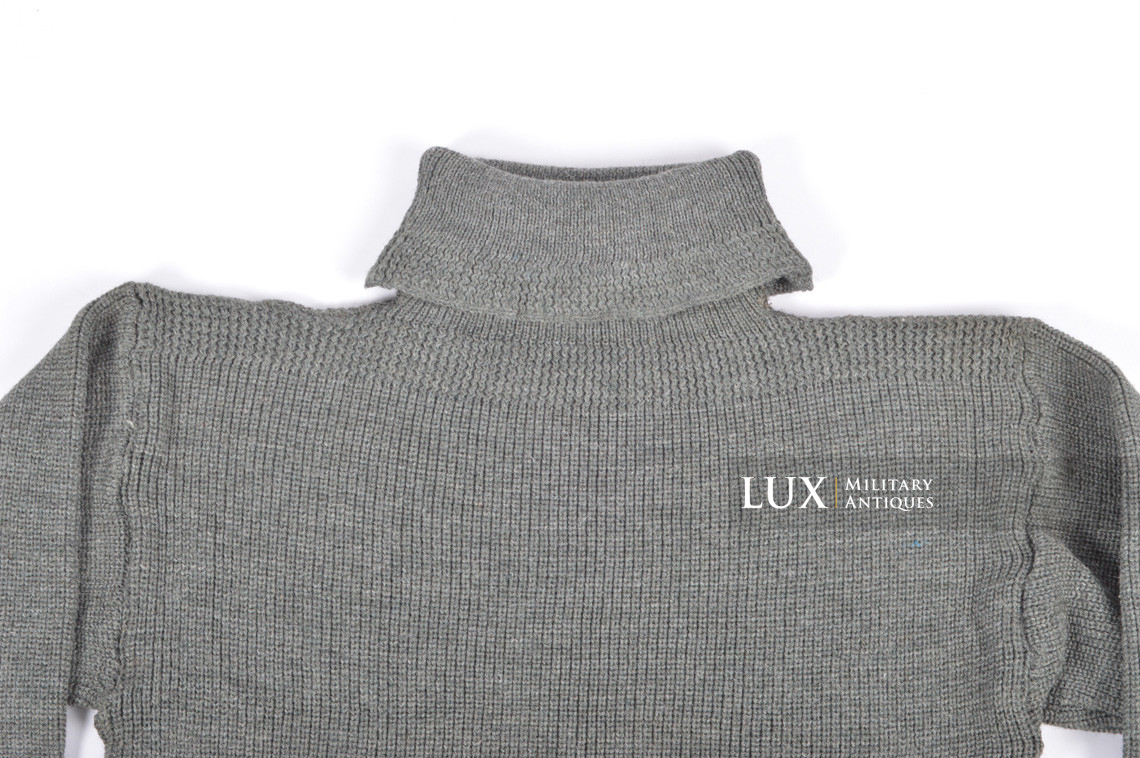 Late-war German issued « turtle-neck » sweater  - photo 8
