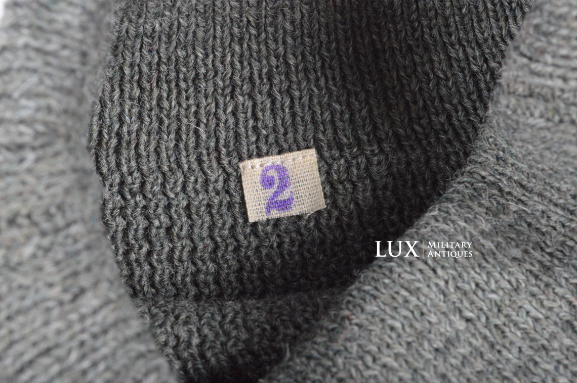 Late-war German issued « turtle-neck » sweater  - photo 12