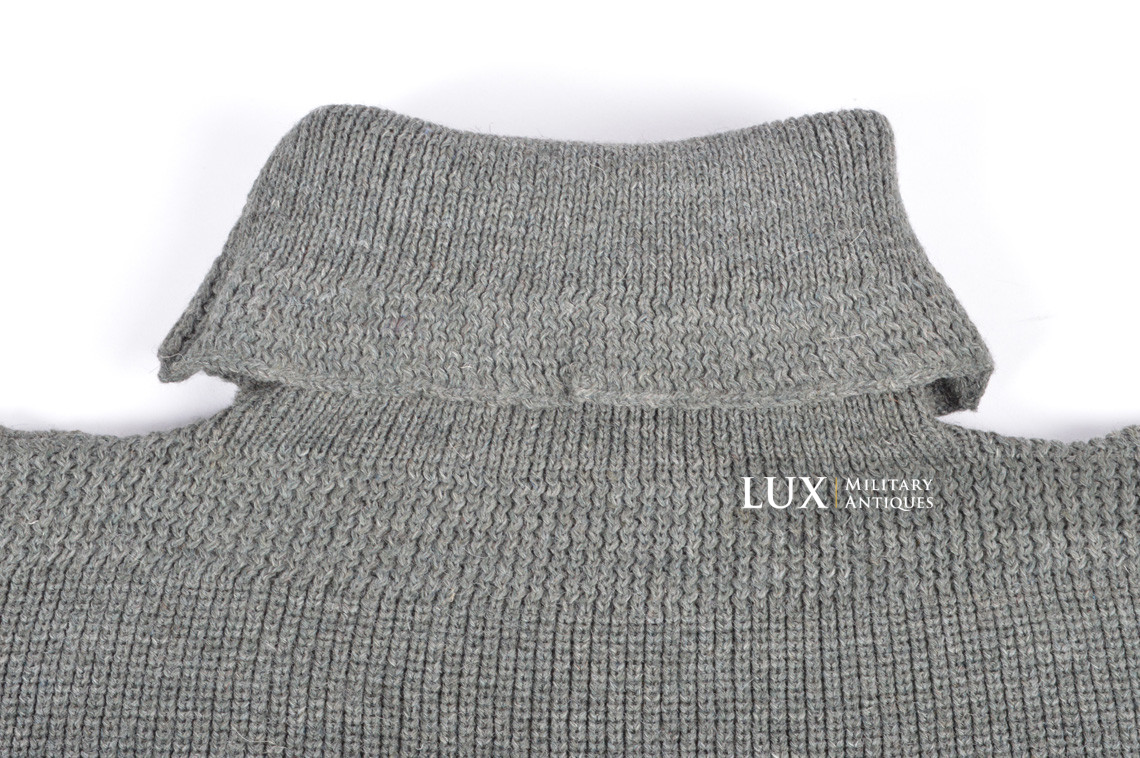 Late-war German issued « turtle-neck » sweater  - photo 14