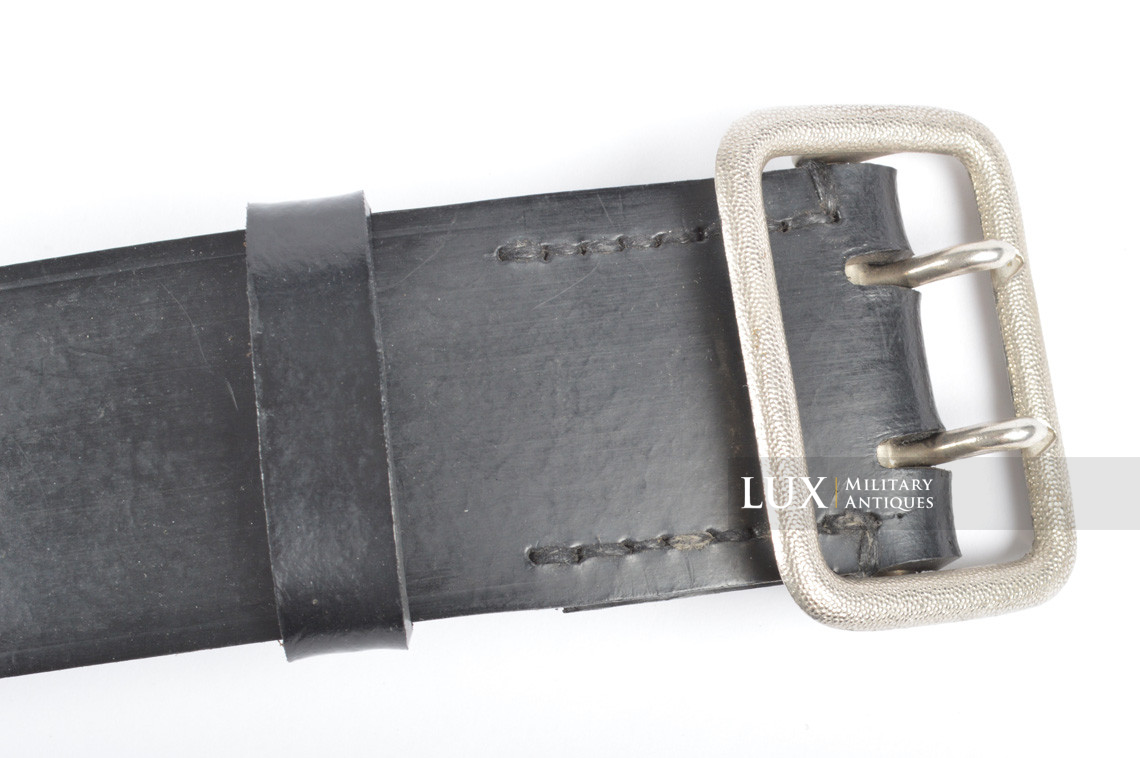 Late war German officers rubberized service belt, « RZM L2/101/43