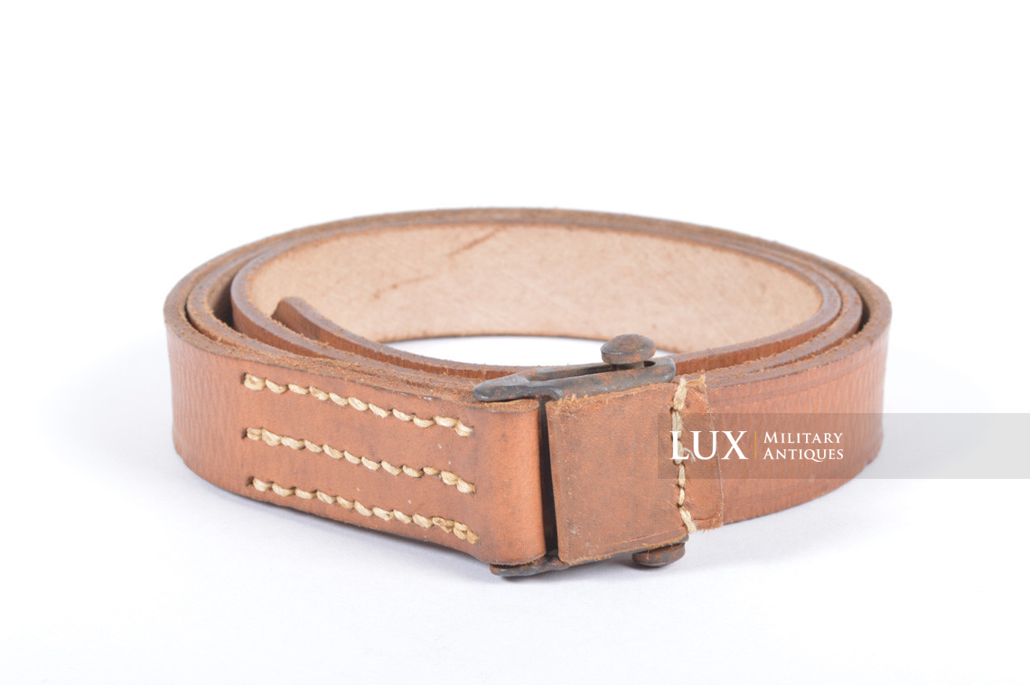 Unissued German MP38/40 natural brown leather sling, « fsx43 »
