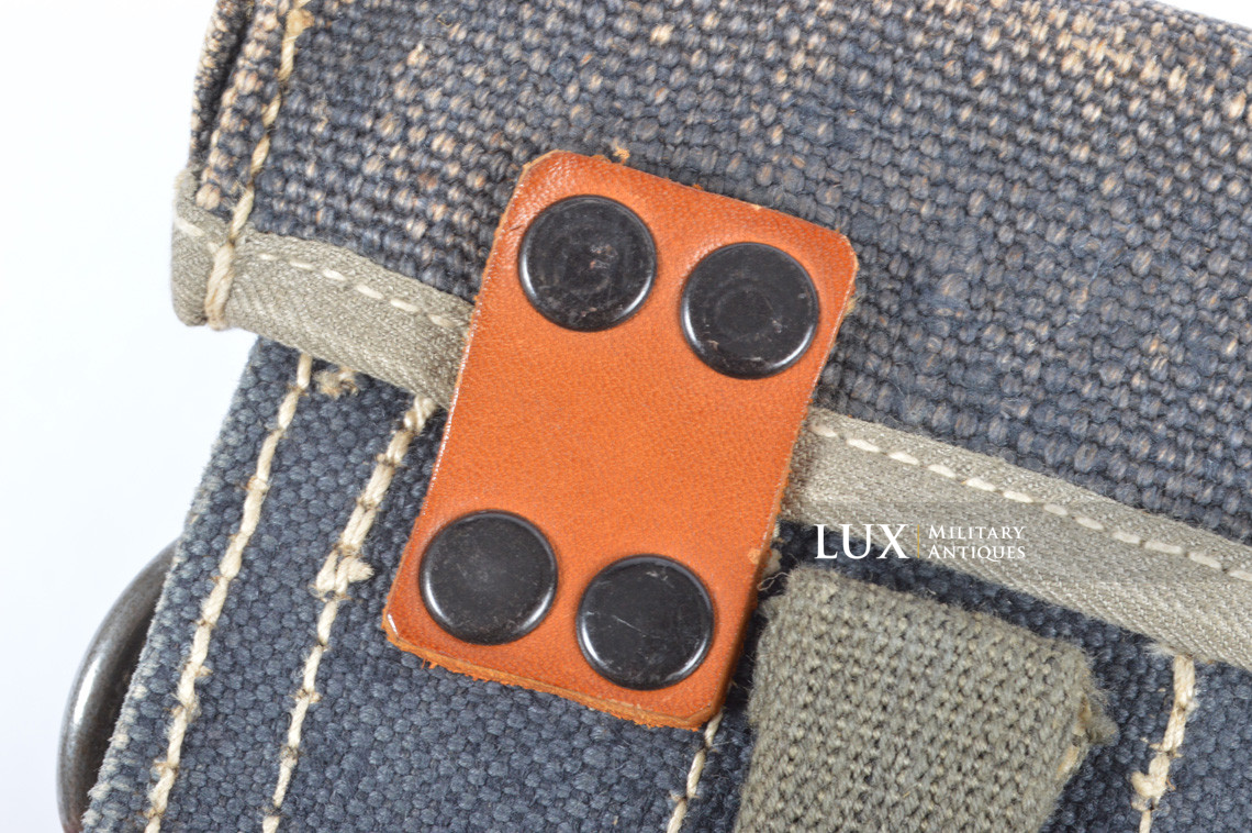 Unissued German flare gun ammunition pouch in blue webbing, « jvf 42 » - photo 17