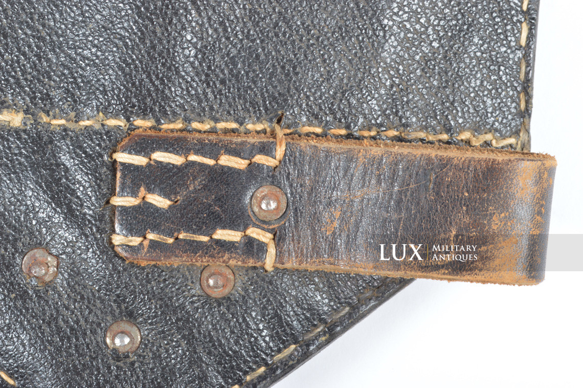 Pelle pliante allemande et son porte pelle en carton pressé - photo 16