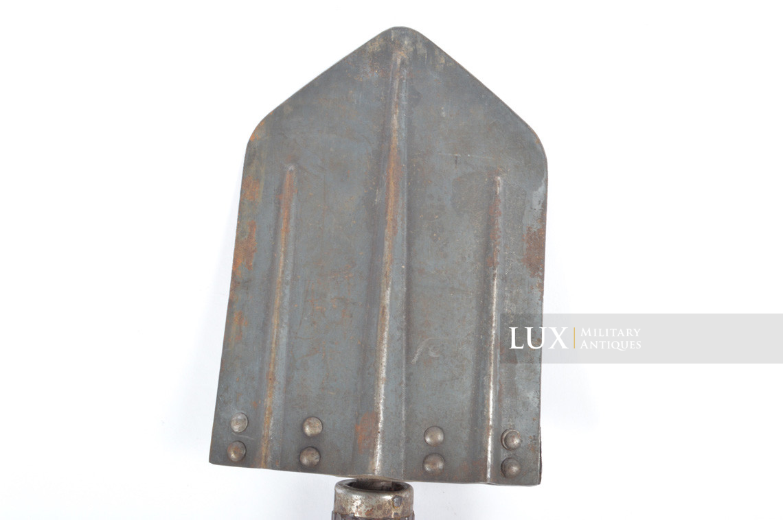 Pelle pliante allemande et son porte pelle en carton pressé - photo 21