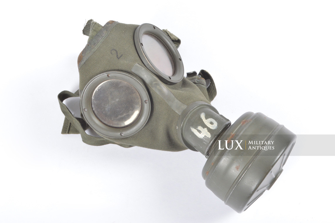 German three-tone « Normandy » camouflage gas mask canister, « untouched / woodwork find » - photo 54