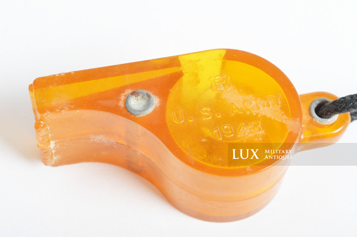US plastic service whistle, « 1943 » - photo 7