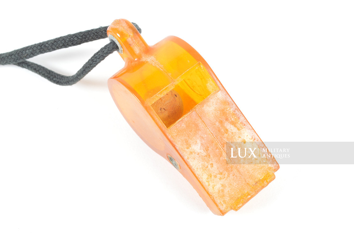 US plastic service whistle, « 1943 » - photo 10