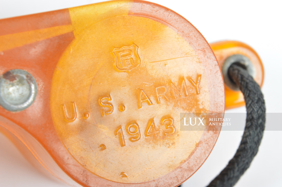US plastic service whistle, « 1943 » - photo 8