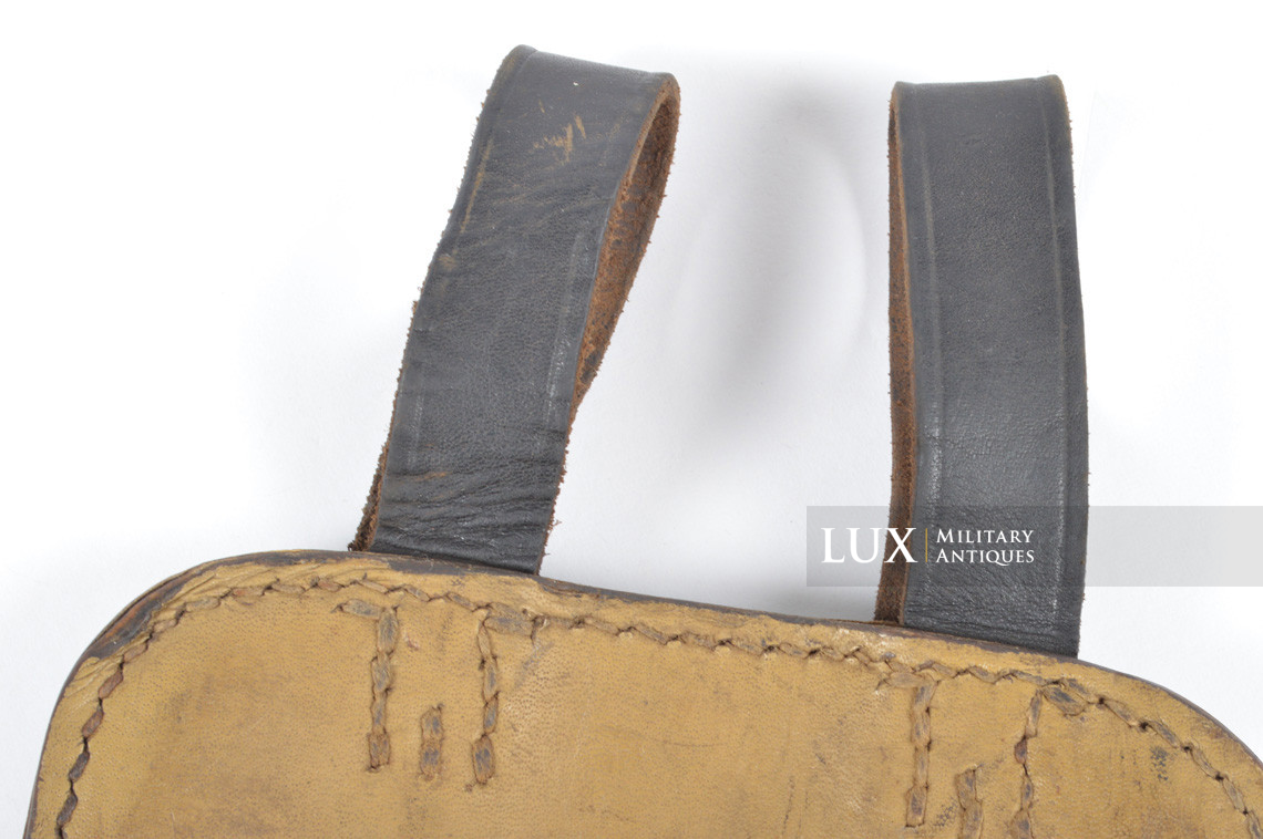 German late-war tan pressed cardboard entrenching tool carrying case - photo 7
