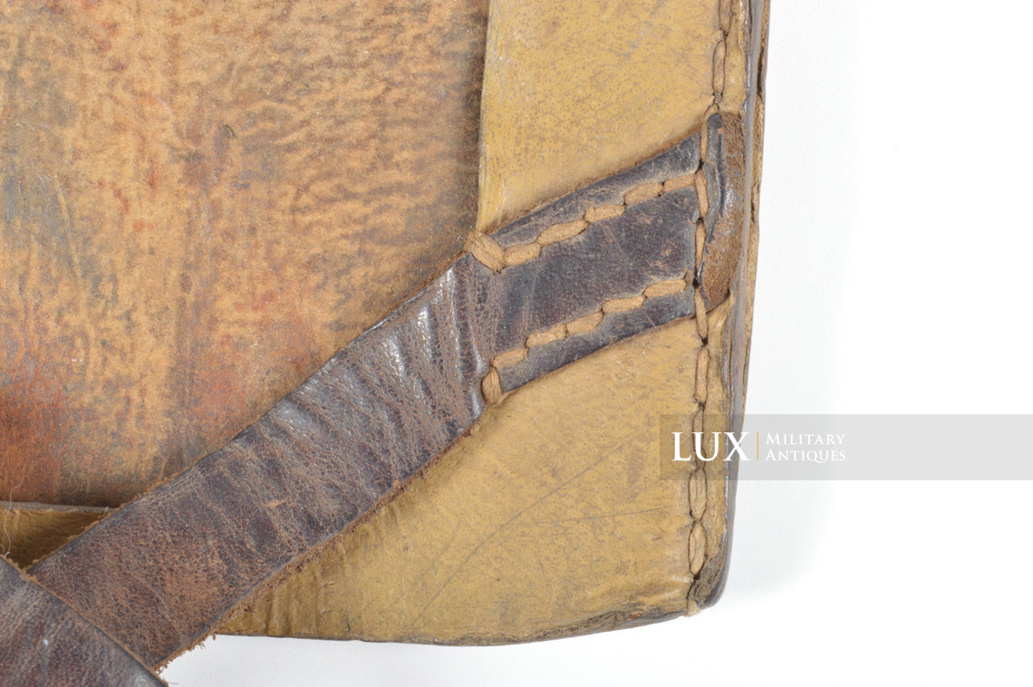 German late-war tan pressed cardboard entrenching tool carrying case, « erg44 » - photo 9