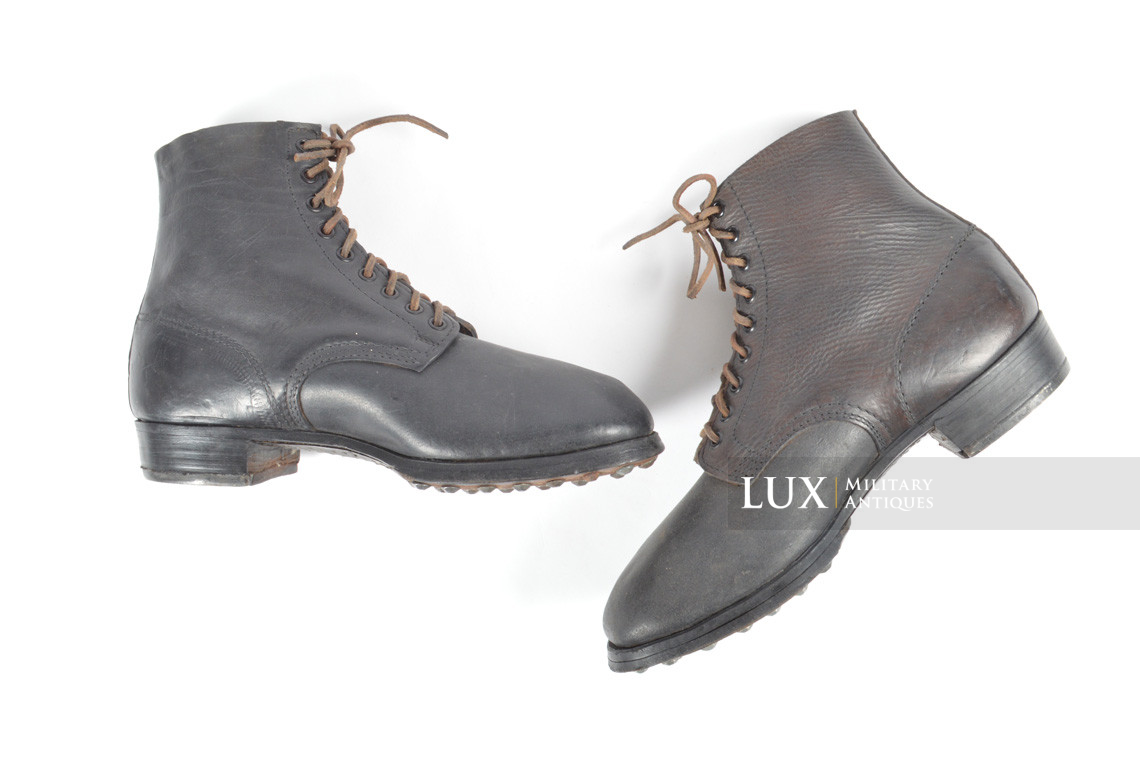 Unissued late-war German low ankle combat boots - photo 7