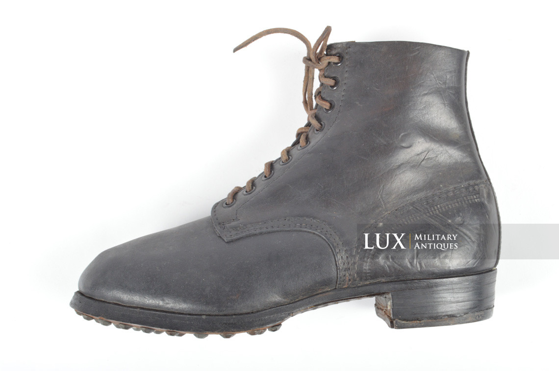 Unissued late-war German low ankle combat boots - photo 8