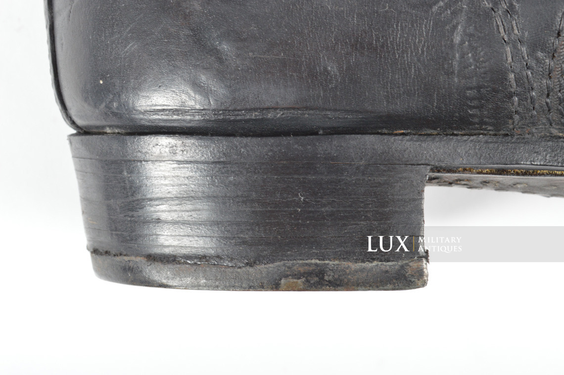 Unissued late-war German low ankle combat boots - photo 16