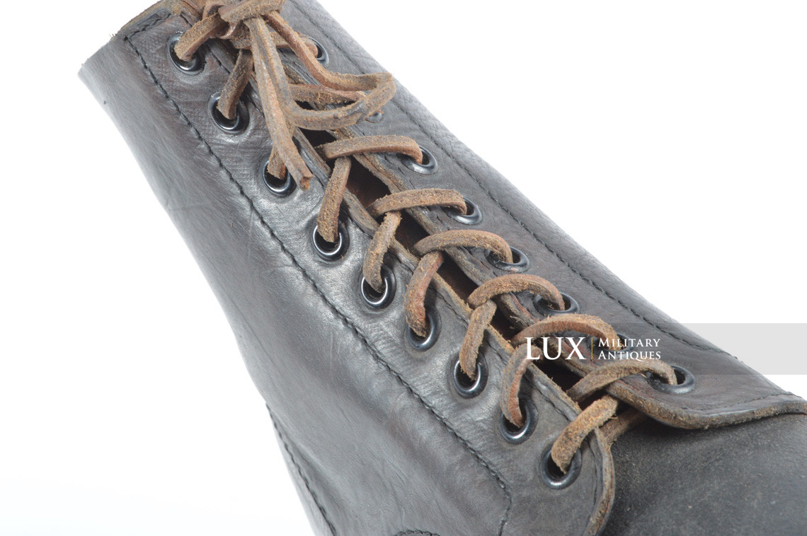 Unissued late-war German low ankle combat boots - photo 39