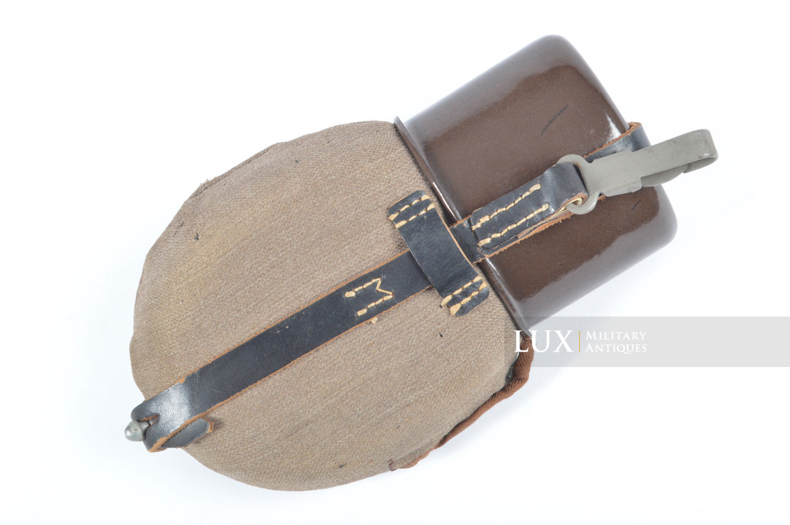 Unissued German late-war canteen with brown enamel cup, « 0/0560/0156 » - photo 8