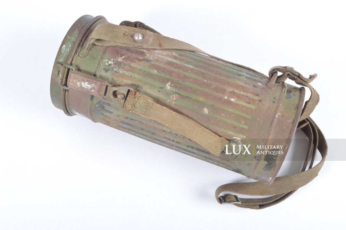 German two-tone camouflage gas mask canister, « woodwork find / Normandy » - photo 4