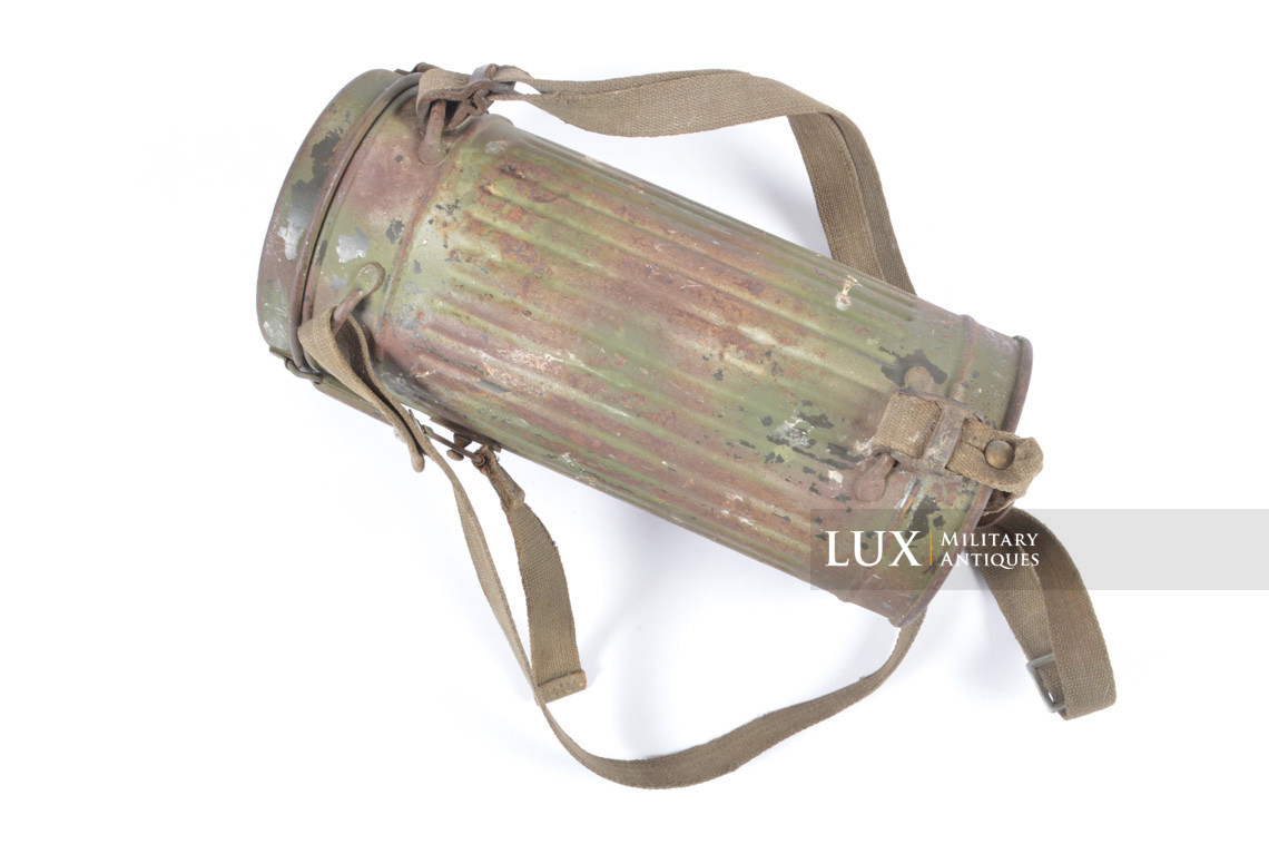 German two-tone camouflage gas mask canister, « woodwork find / Normandy » - photo 7