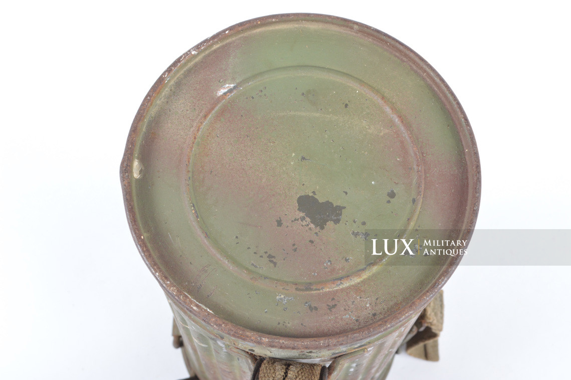 German two-tone camouflage gas mask canister, « woodwork find / Normandy » - photo 13