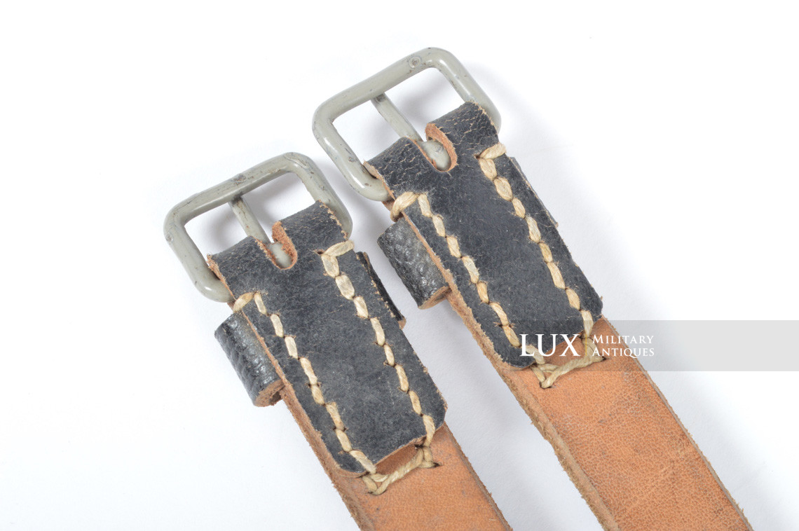 German set of utility straps, « 0/0750/0100