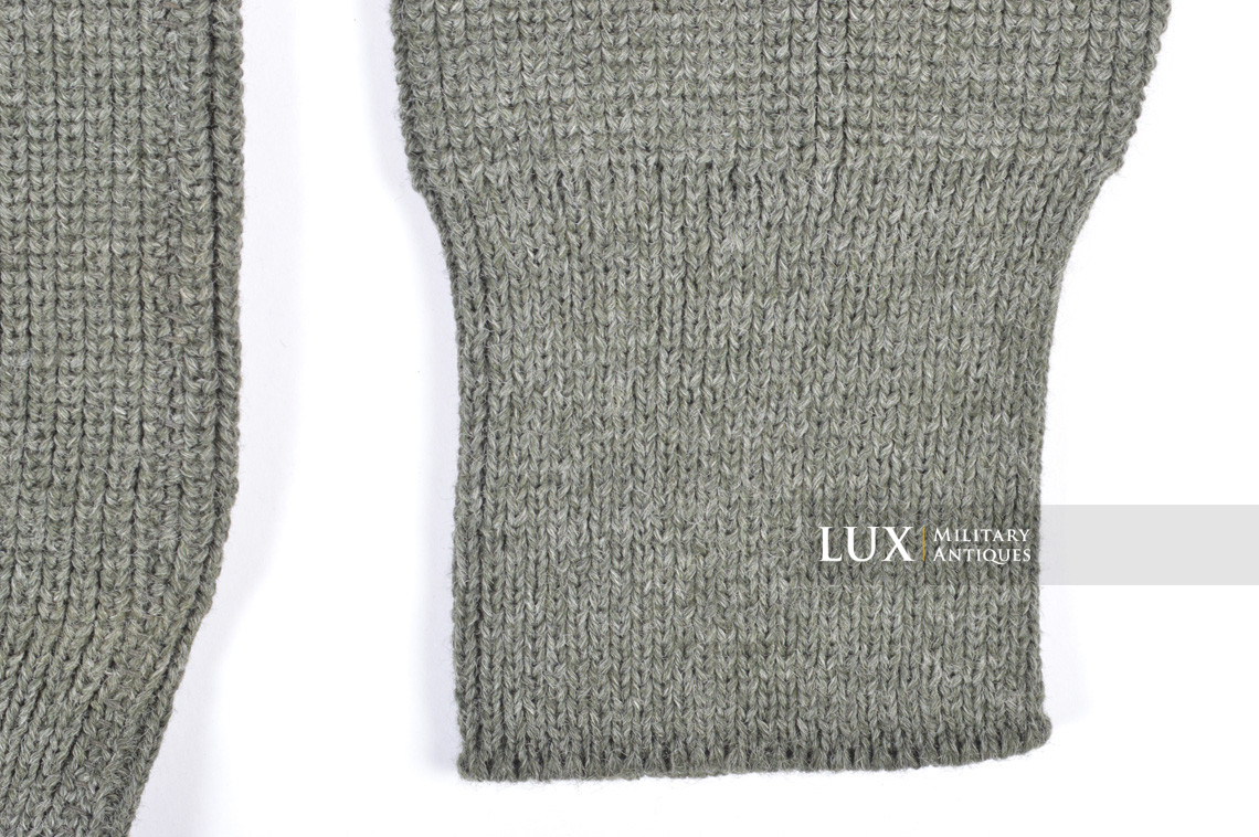 Late-war German issued « turtle-neck » sweater  - photo 17