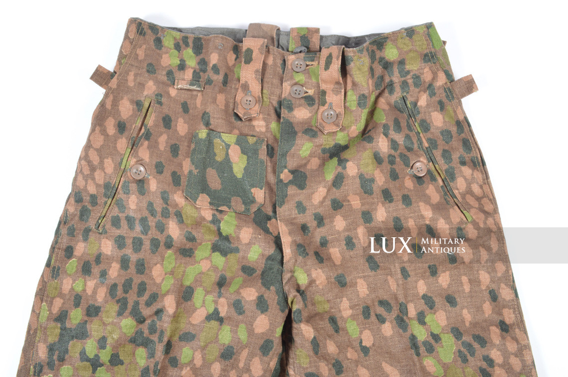 Unissued Waffen-SS M44 dot pattern camouflage combat trousers, « 223/44 » - photo 17