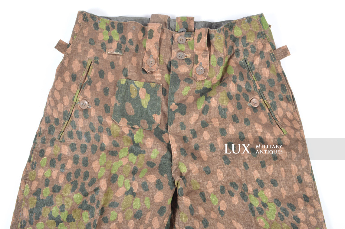 Unissued Waffen-SS M44 dot pattern camouflage combat trousers, « 223/44 » - photo 17