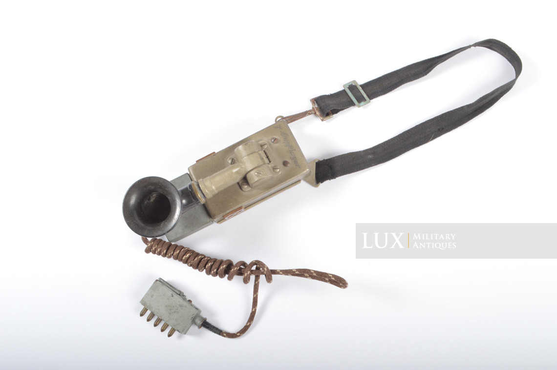German switchboard operator’s chest microphone, « cmy41