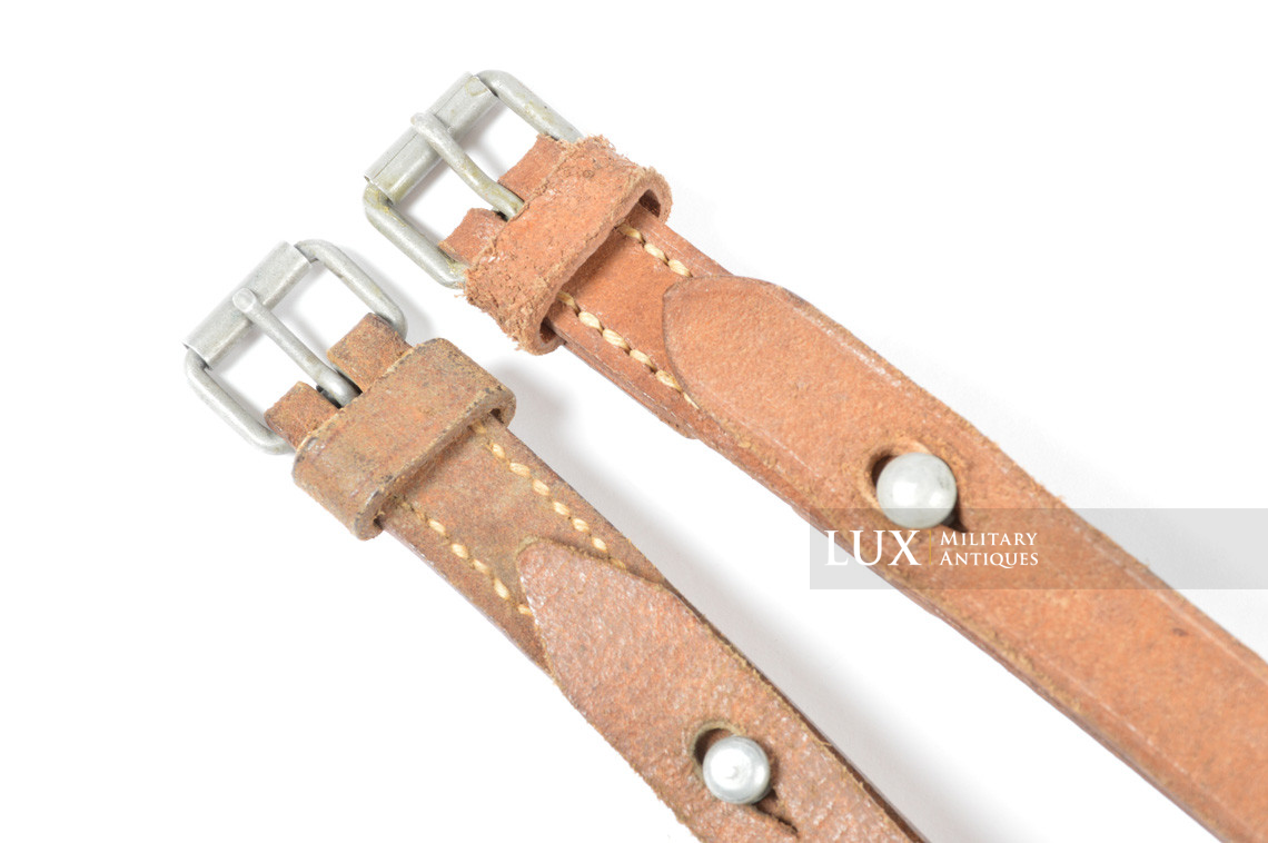 Set of early German equipment straps in natural brown leather, « 1939 » - photo 7