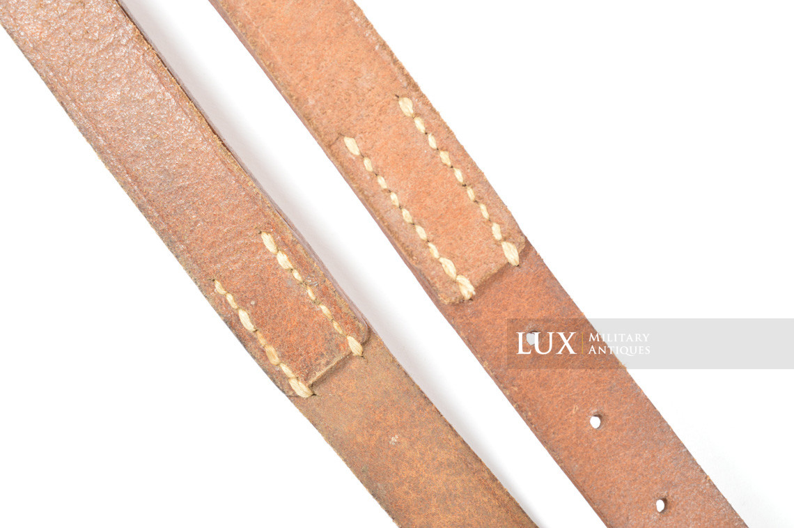 Set of early German equipment straps in natural brown leather, « 1939 » - photo 8
