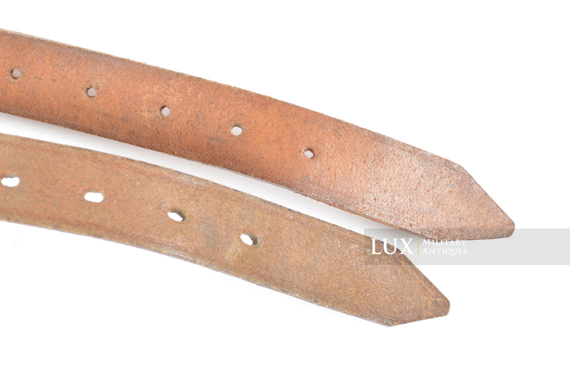 Set of early German equipment straps in natural brown leather, « 1939 » - photo 9