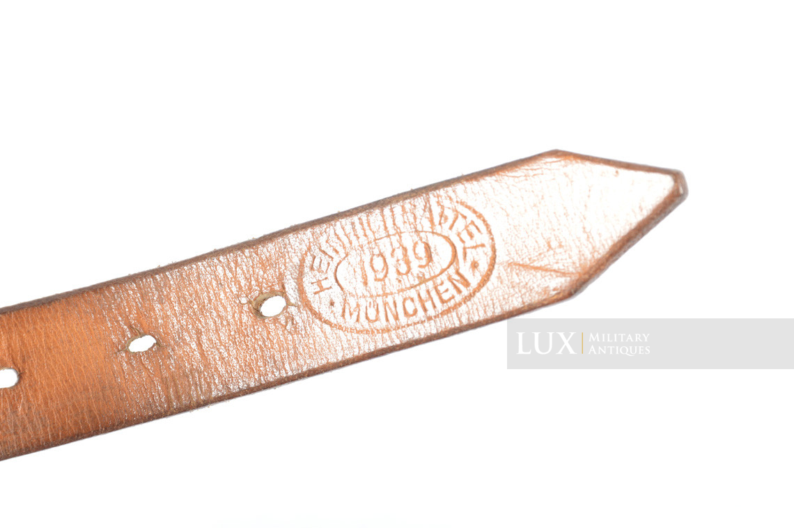 Set of early German equipment straps in natural brown leather, « 1939 » - photo 12