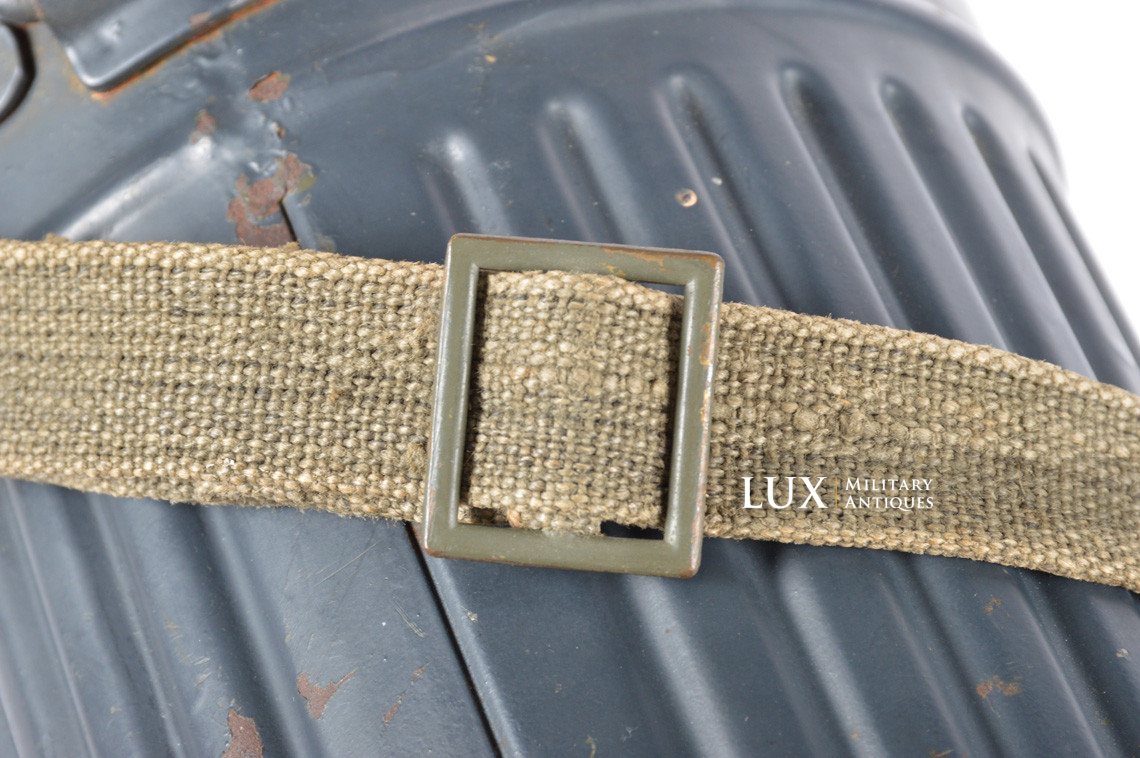 German Luftwaffe issued gas mask canister, « ebu42 » - photo 17
