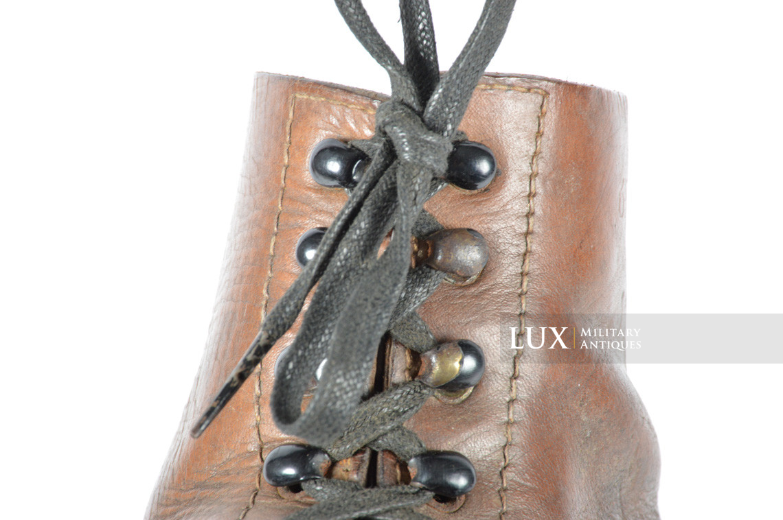 Early-war German low ankle combat boots, « R.F.V.I. » - photo 17