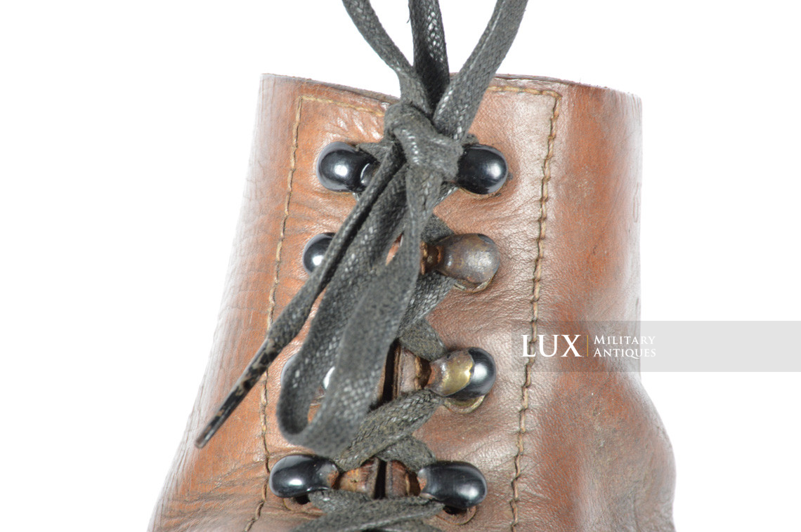 Early-war German low ankle combat boots, « R.F.V.I. » - photo 17