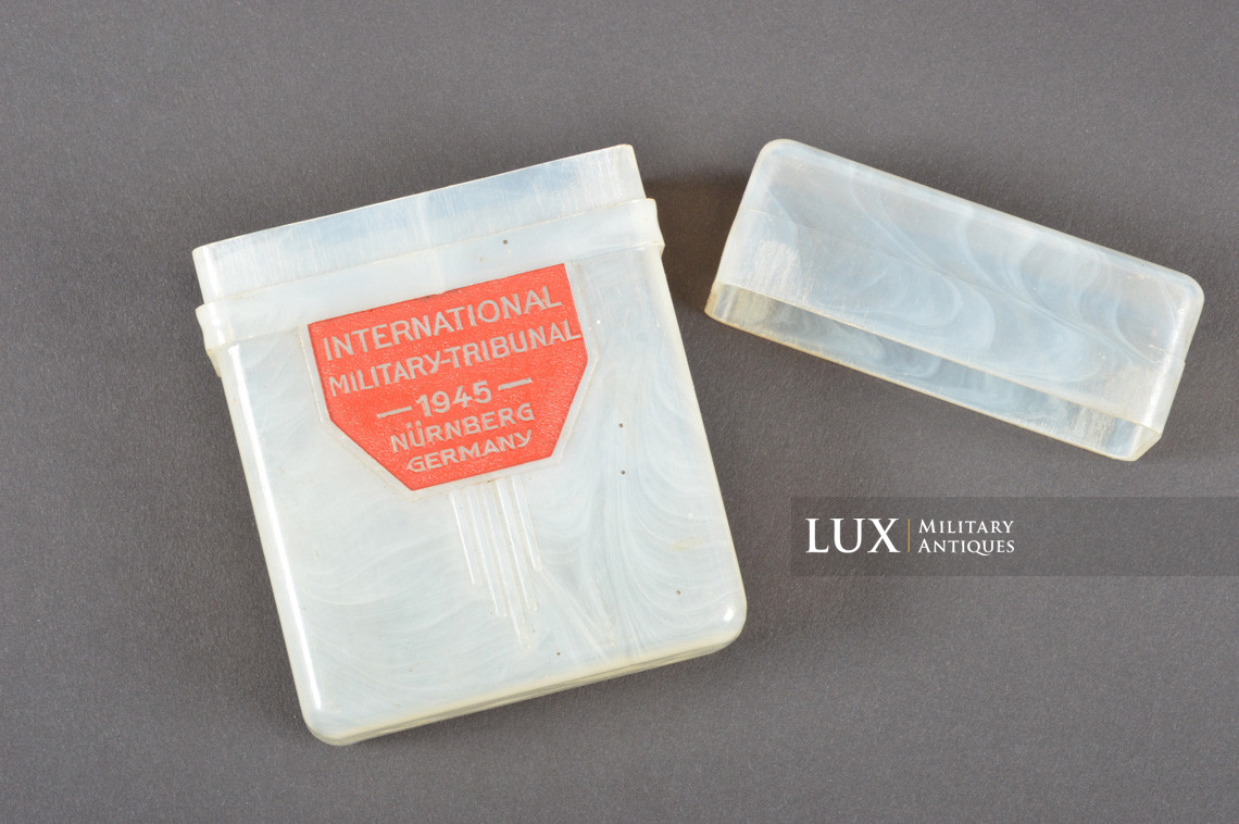 US occupied German - « Nürnberg International War Tribunal » cigarette case - photo 10