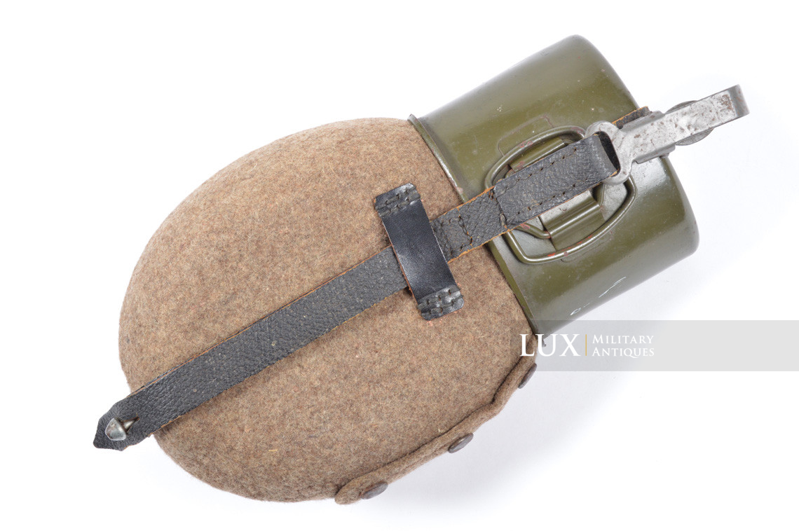 Unissued late-war German canteen, « SMM44 » - photo 8