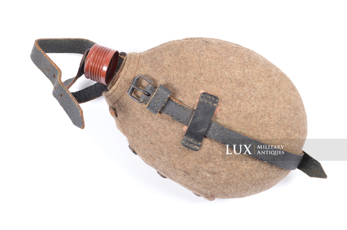 Unissued late-war German canteen, « SMM44 » - photo 17