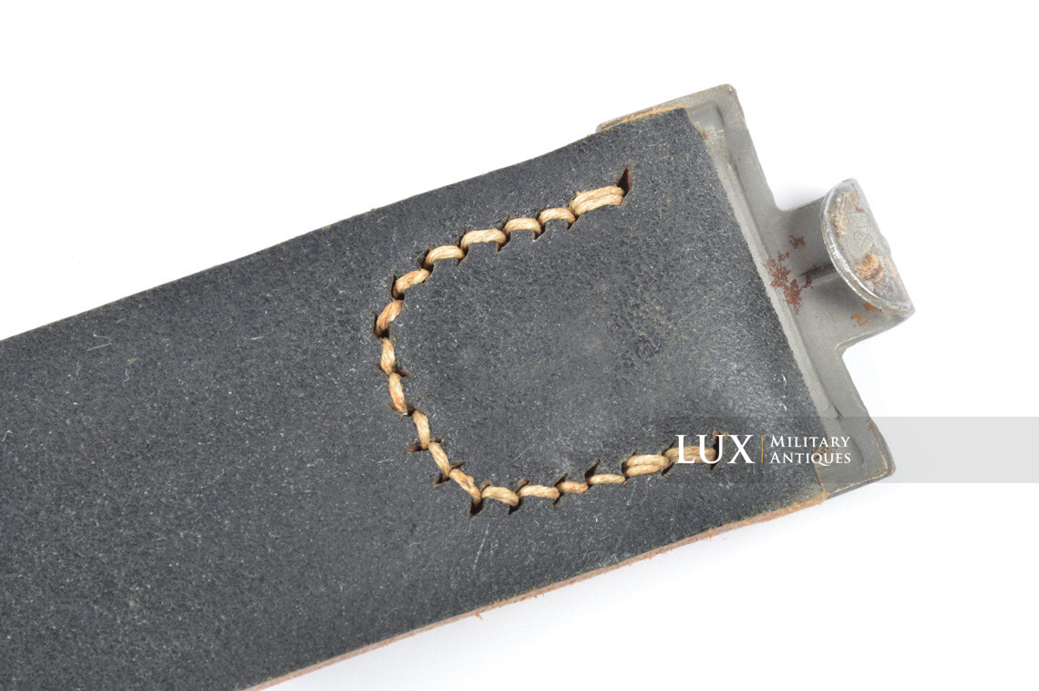 Unissued German late-war leather belt, RBNr « 0/0435/0002 » - photo 8