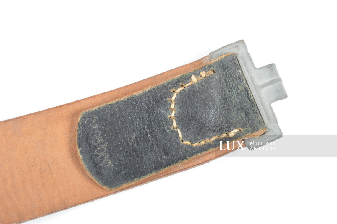 Unissued German late-war leather belt, RBNr « 0/0435/0002 » - photo 9
