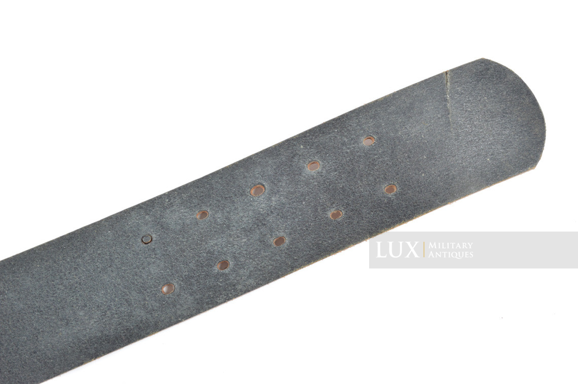 Unissued German late-war leather belt, RBNr « 0/0435/0002 » - photo 11