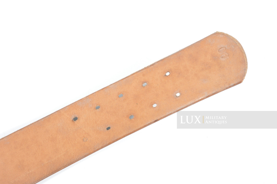 Unissued German late-war leather belt, RBNr « 0/0435/0002 » - photo 12