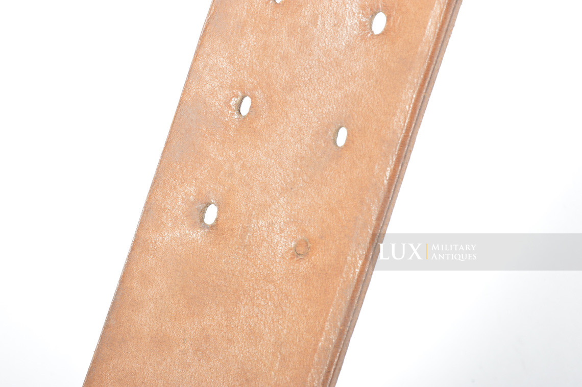 Unissued German late-war leather belt, RBNr « 0/0435/0002 » - photo 13