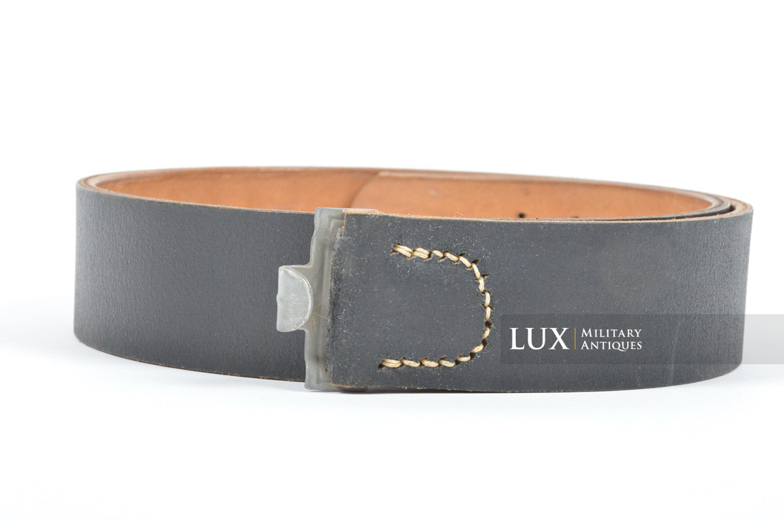 Unissued German late-war leather belt, RBNr « 0/0435/0002 » - photo 4