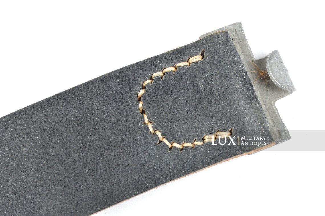 Unissued German late-war leather belt, RBNr « 0/0435/0002 » - photo 8
