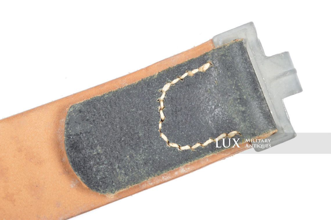 Unissued German late-war leather belt, RBNr « 0/0435/0002 » - photo 9