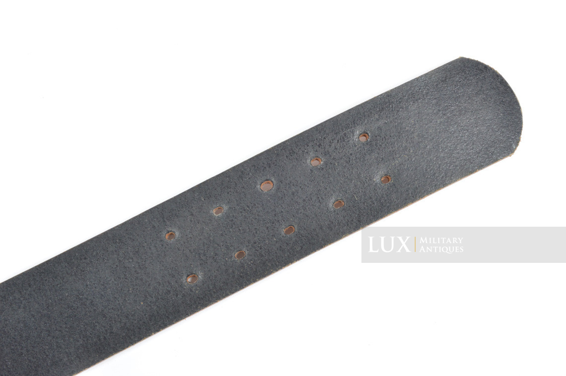 Unissued German late-war leather belt, RBNr « 0/0435/0002 » - photo 11