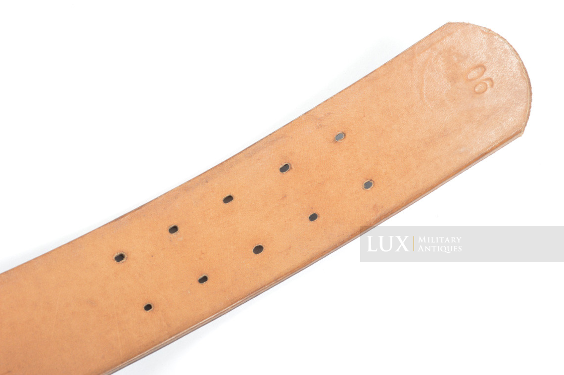 Unissued German late-war leather belt, RBNr « 0/0435/0002 » - photo 12