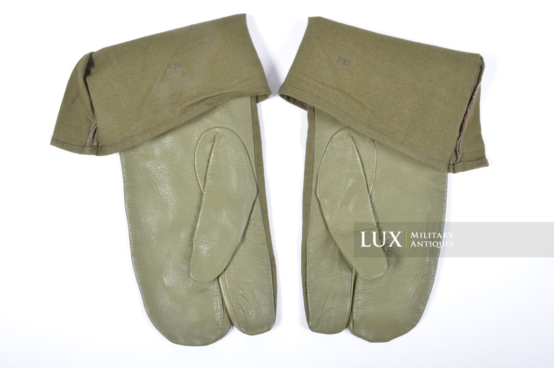 Unissued German motorcyclist's dispatch rider's gauntlets - photo 16