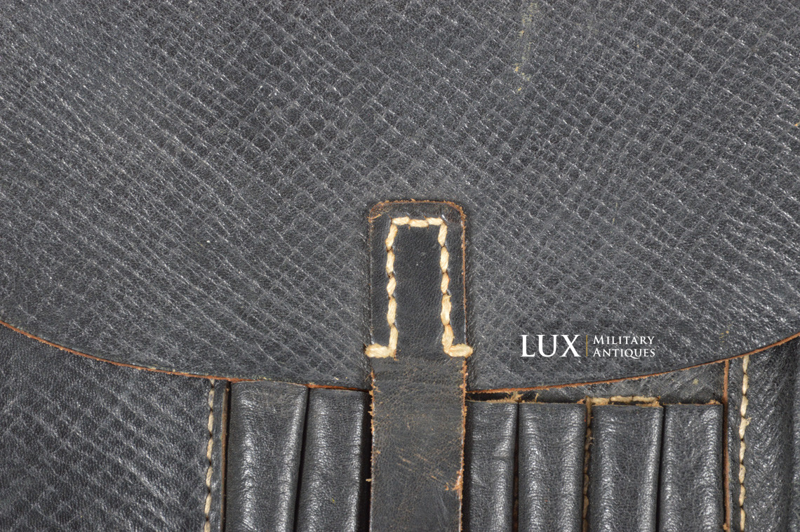 Late-war German map case in black pebbled leather, « RBNr » - photo 8