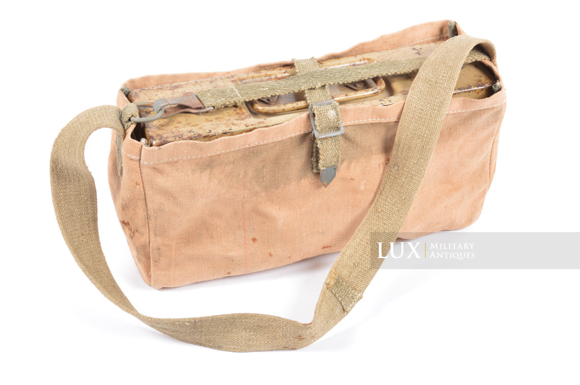 Late-war single tan MG34/42 ammunitions carrier bag - photo 4